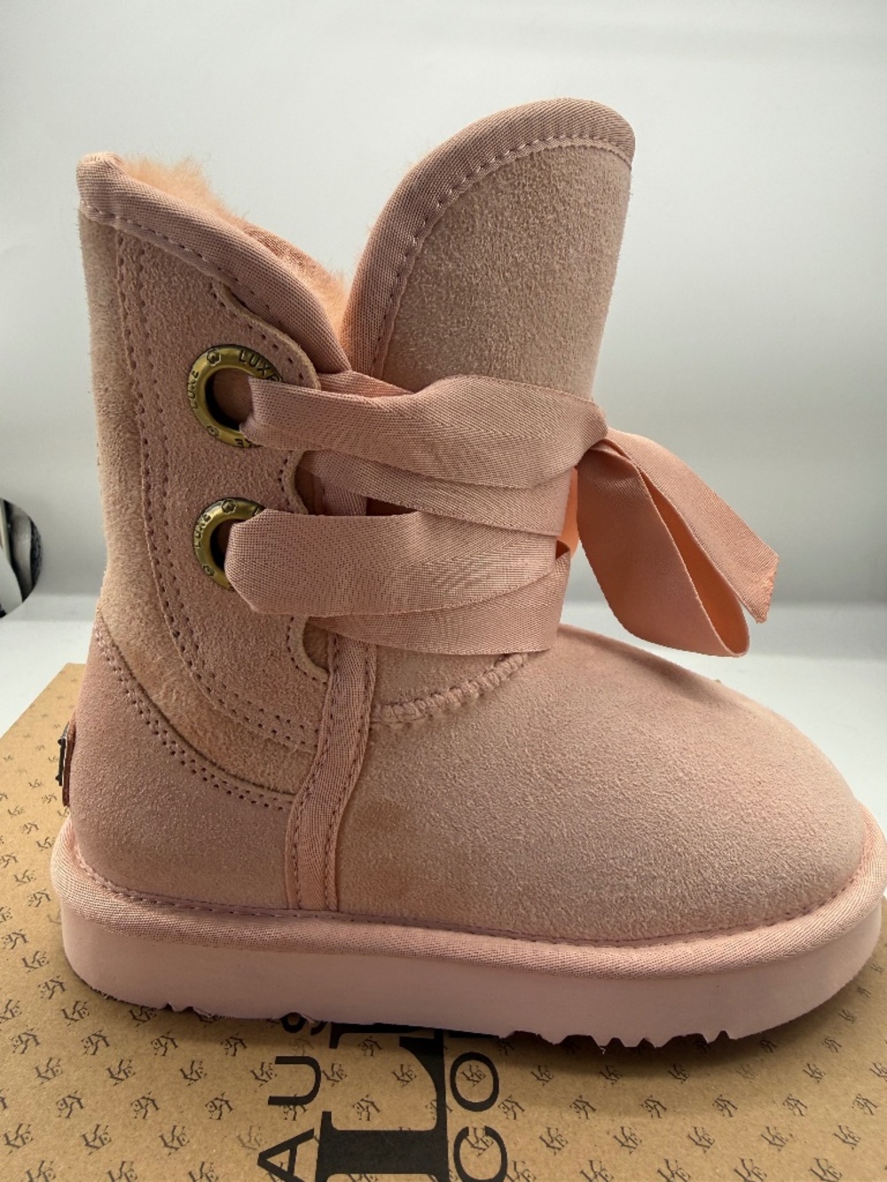 Australia Luxe Co. Y13 EU 31 Bedouin Short Pink Suede and Shearling twin face